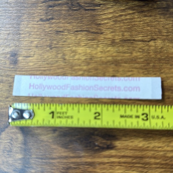 Hollywood Fashion Tape in Pink - Picture 9 of 9